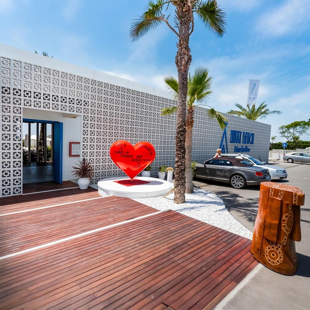 Large Decorative Heart Solid Color Figure - Image 2