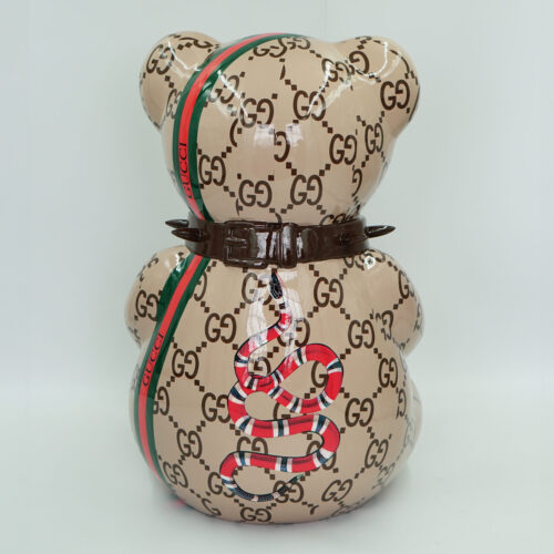 There are no Polish words in the image.