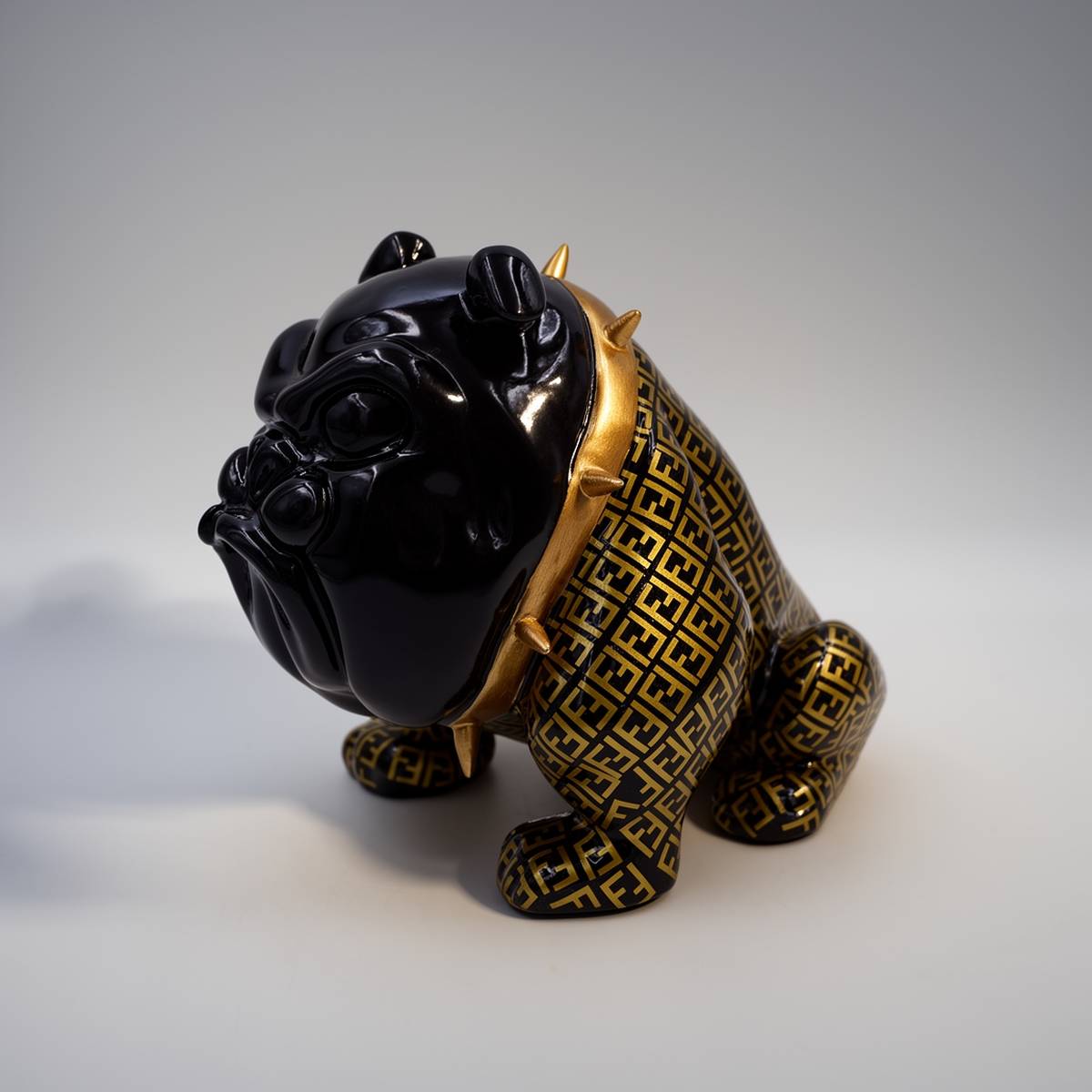Avella Bulldog Dog 22cm - F Pattern Decal