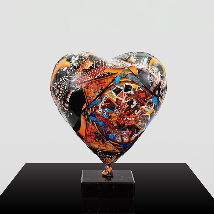 Decorative Heart-Shaped Balloon Figurine - Image 9