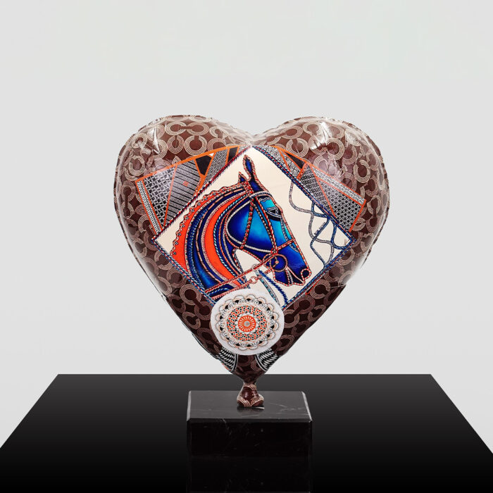 Decorative Heart-Shaped Balloon Figurine - Image 12