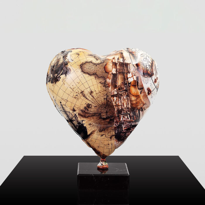 Decorative Heart-Shaped Balloon Figurine - Image 14
