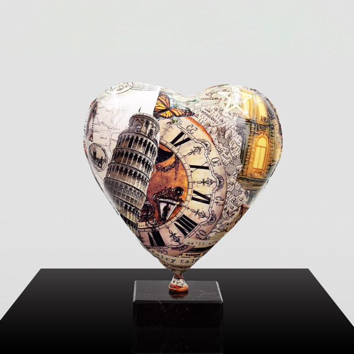 Decorative Heart-Shaped Balloon Figurine - Image 3