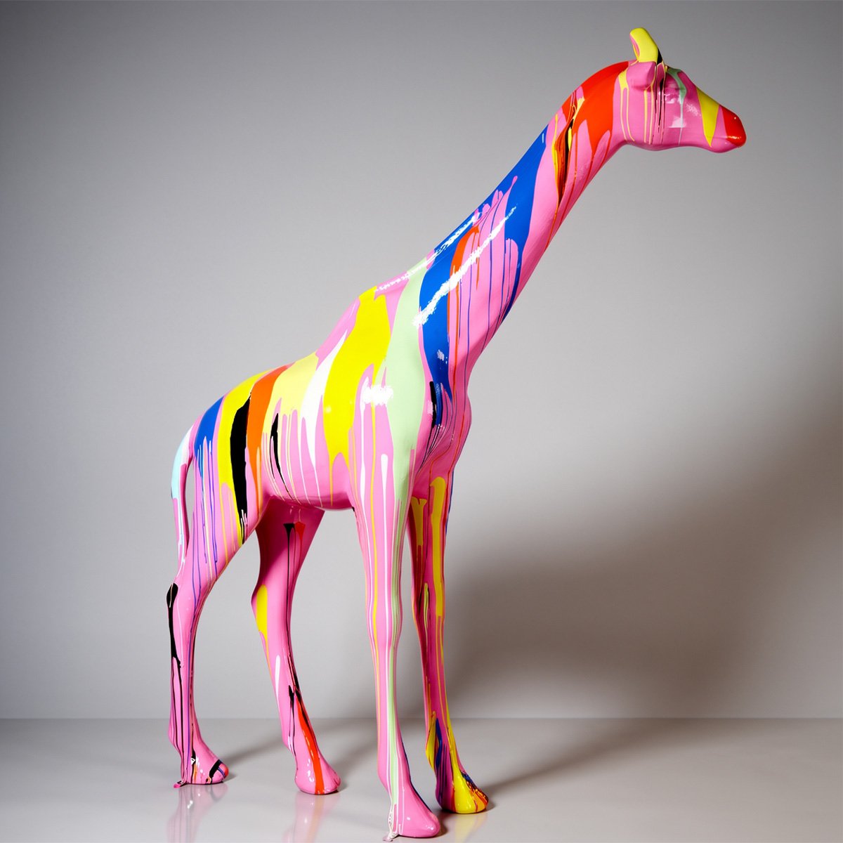 Large Life-Size Giraffe Figure – Trash