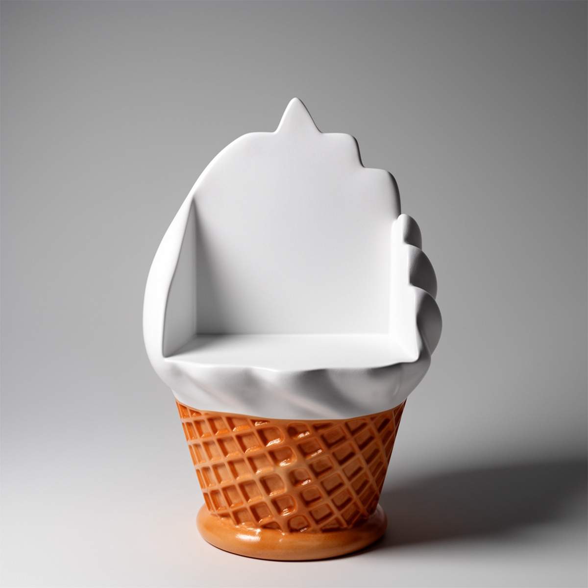 Ice cream shop furniture set – waffle cone table + ice cream chairs - Image 5